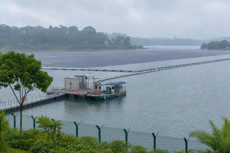 Beyond the Rooftop: Floating and Offshore Solar Push Singapore Toward 3 GWp in 2026 and Beyond